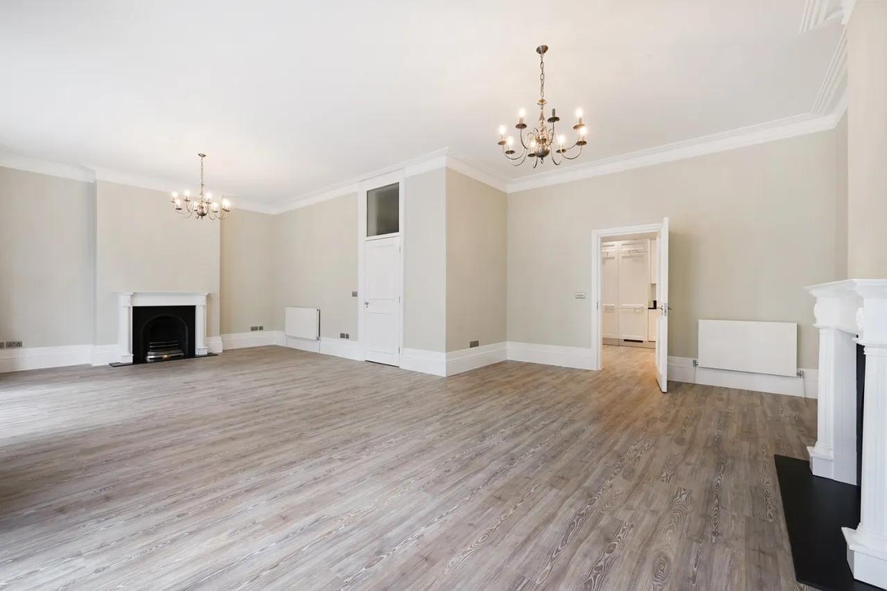 4 bed flat to rent, Gloucester Road, South Kensington, SW7