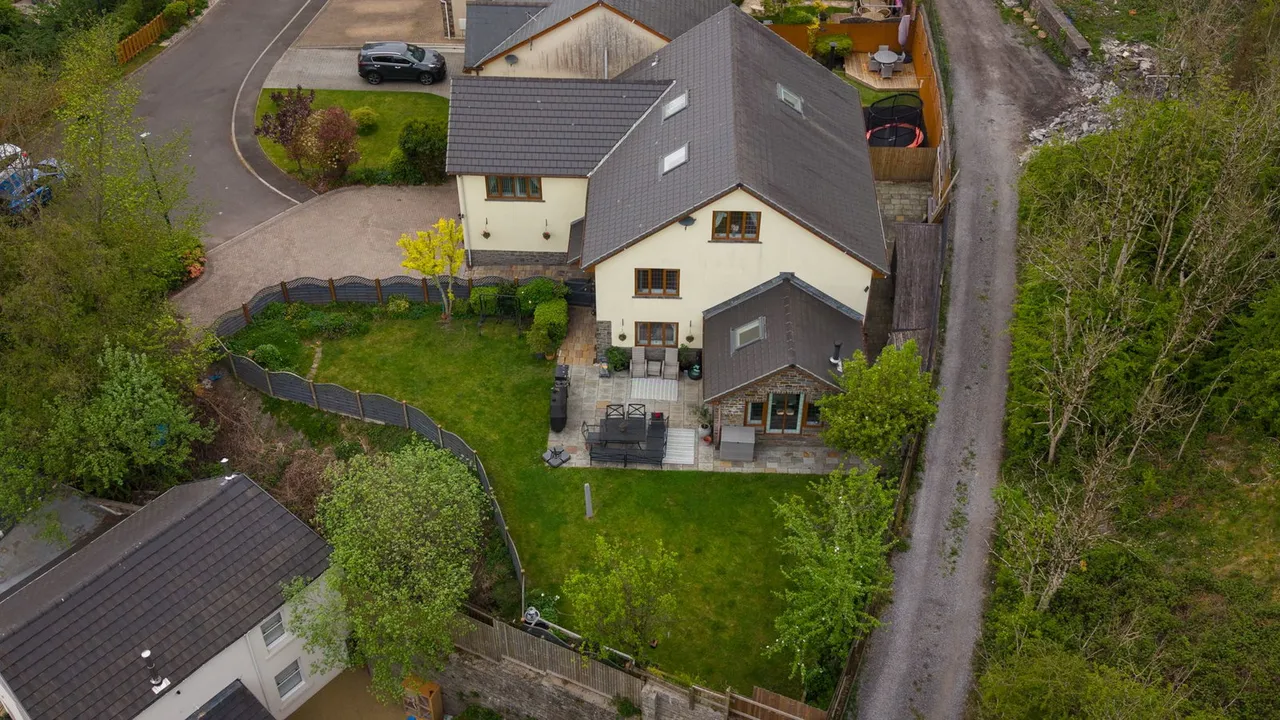 Maes Aneurin Bevan, Tredegar, photo 49