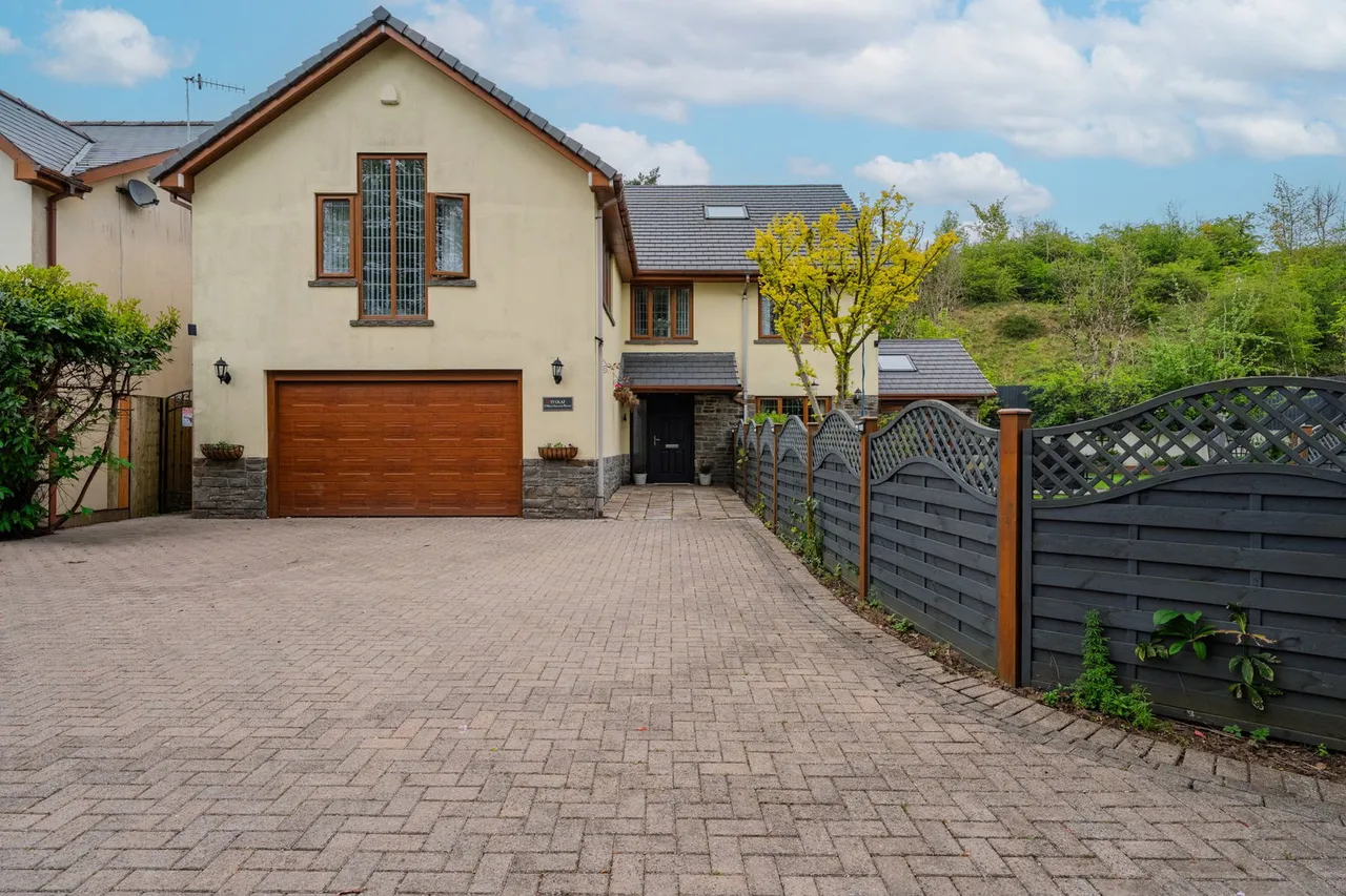 Maes Aneurin Bevan, Tredegar, photo 50