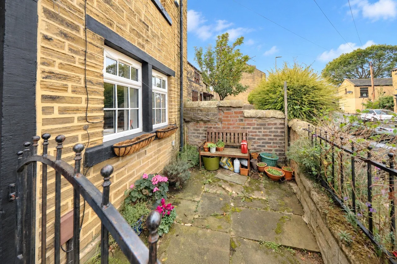 Fartown, Pudsey, LS28, photo 8