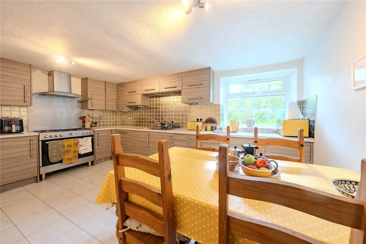 Fartown, Pudsey, LS28, photo 9
