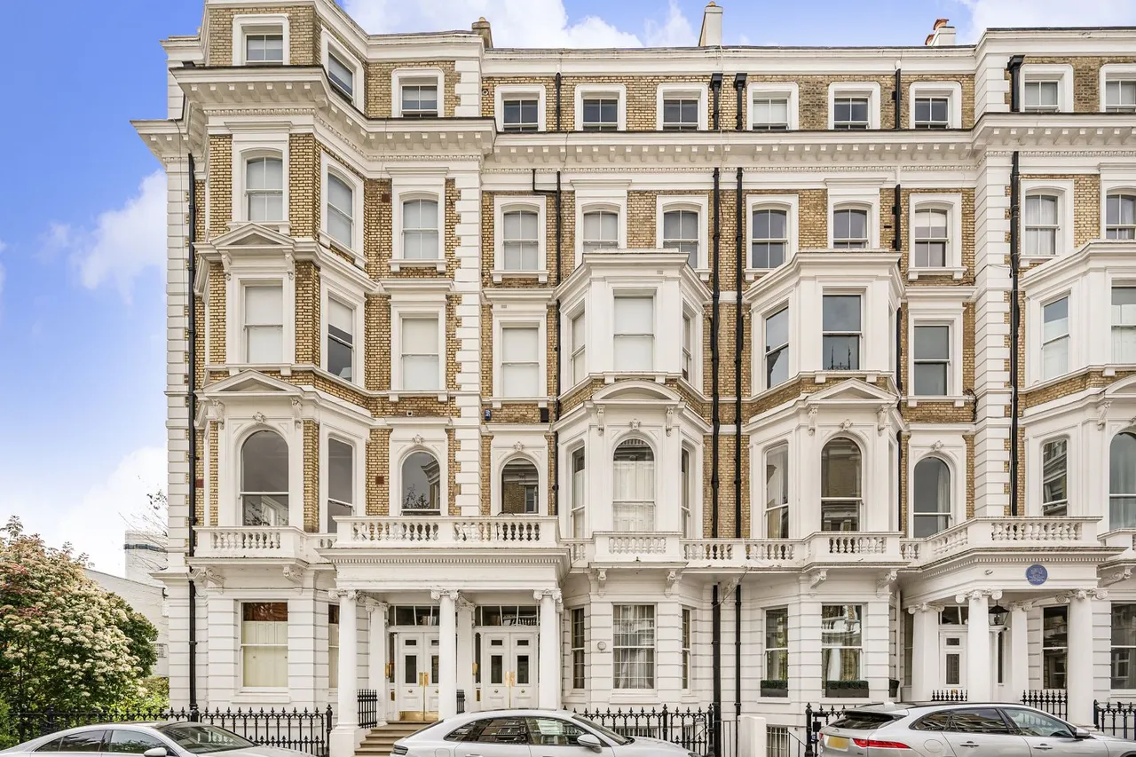 2 bed flat to rent — Cornwall Gardens, South Kensington, London, SW7 4BG