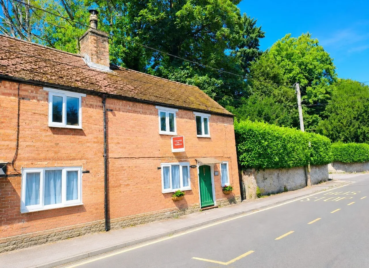 4 bed house for sale, Bishopstrow, Warminster, BA12