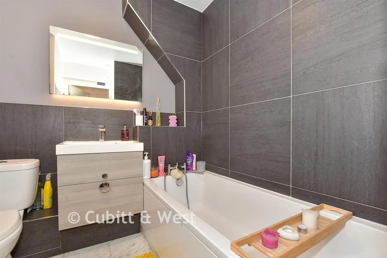 Croydon Road, Caterham, CR3, photo 11