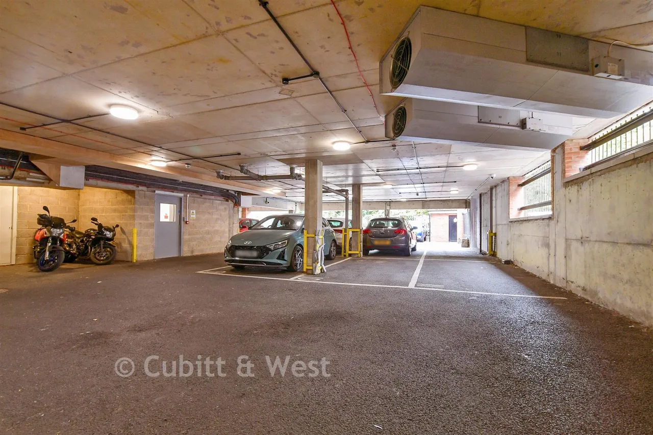 Croydon Road, Caterham, CR3, photo 13