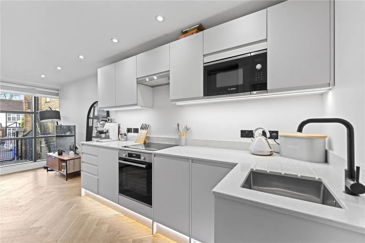 Church Street, Hampton, TW12 2GA, photo 5