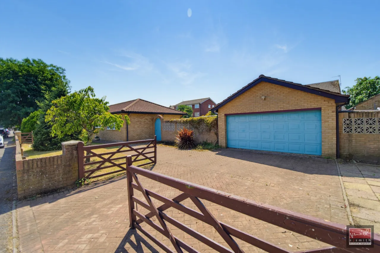 West Close, Ashford, TW15, photo 3