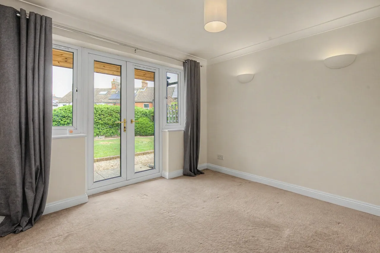 Park Court, Thame, photo 2