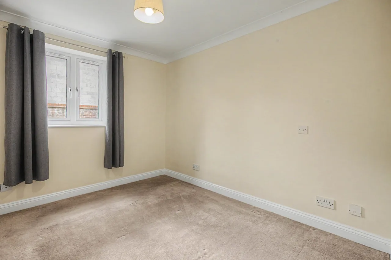 Park Court, Thame, photo 6
