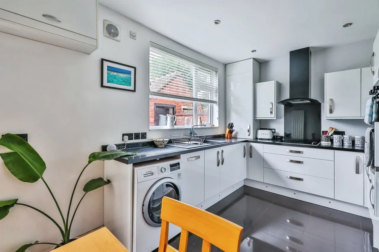 Byron Street, Hucknall, NG15, photo 13