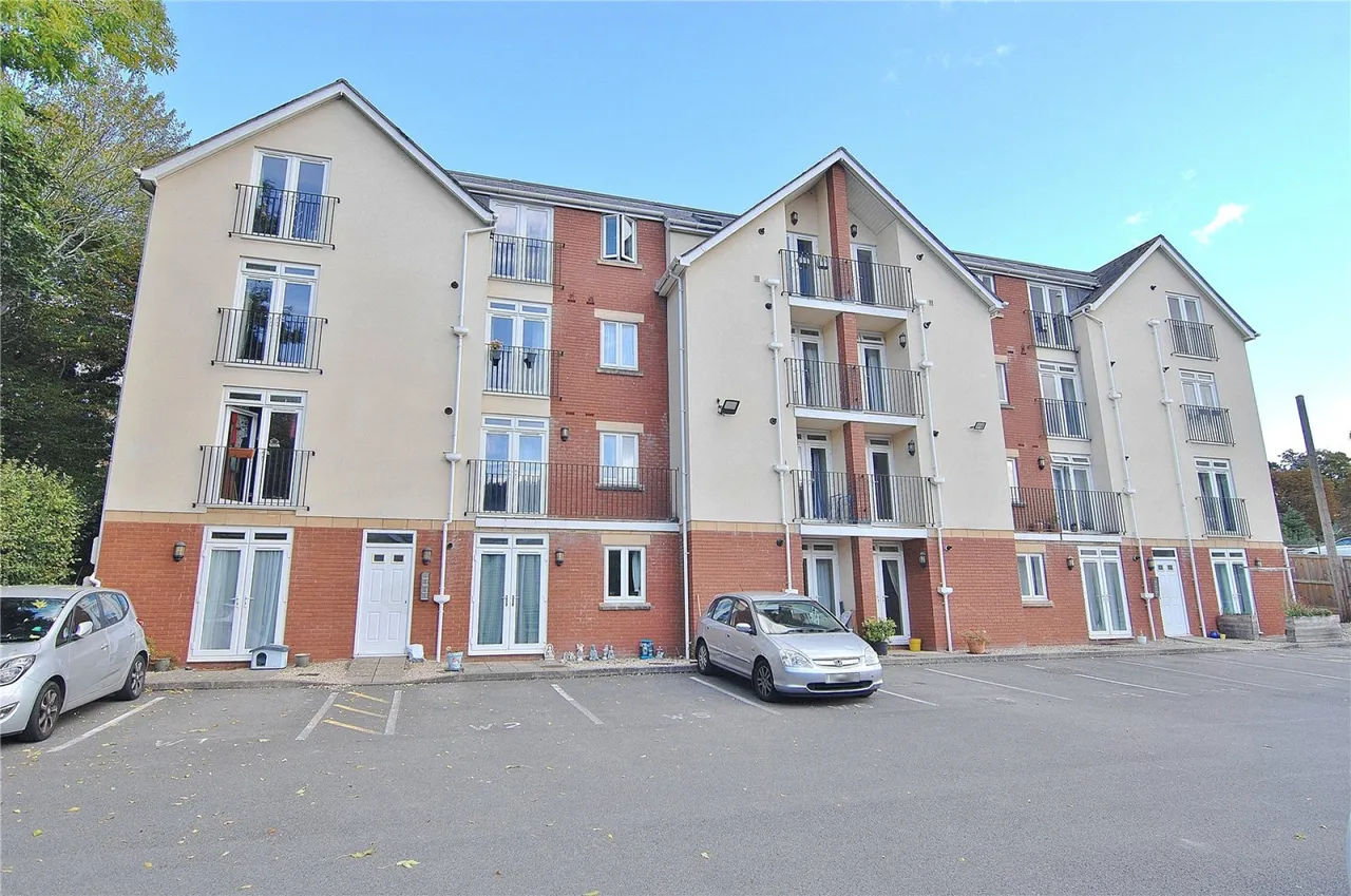 2 bed flat for sale, Wilminton Terrace, Stroud, GL5