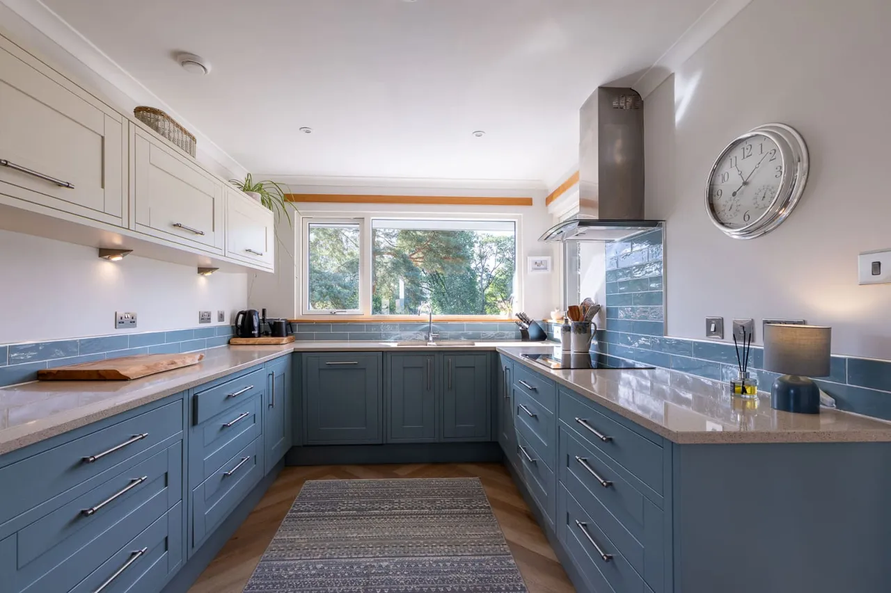 County Place, Pitcairngreen, PH1, photo 9