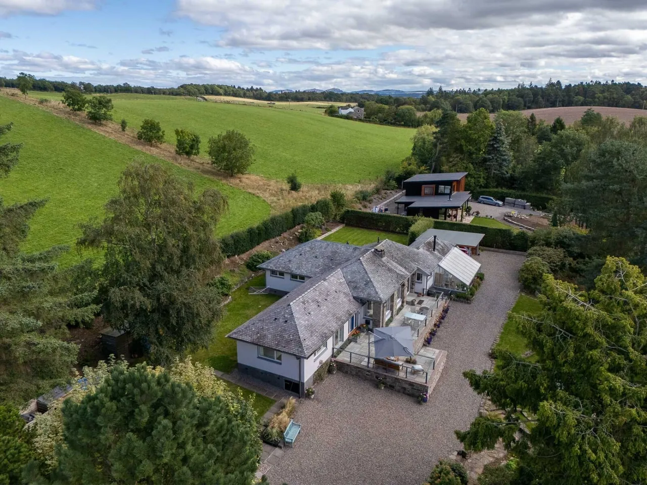County Place, Pitcairngreen, PH1, photo 32