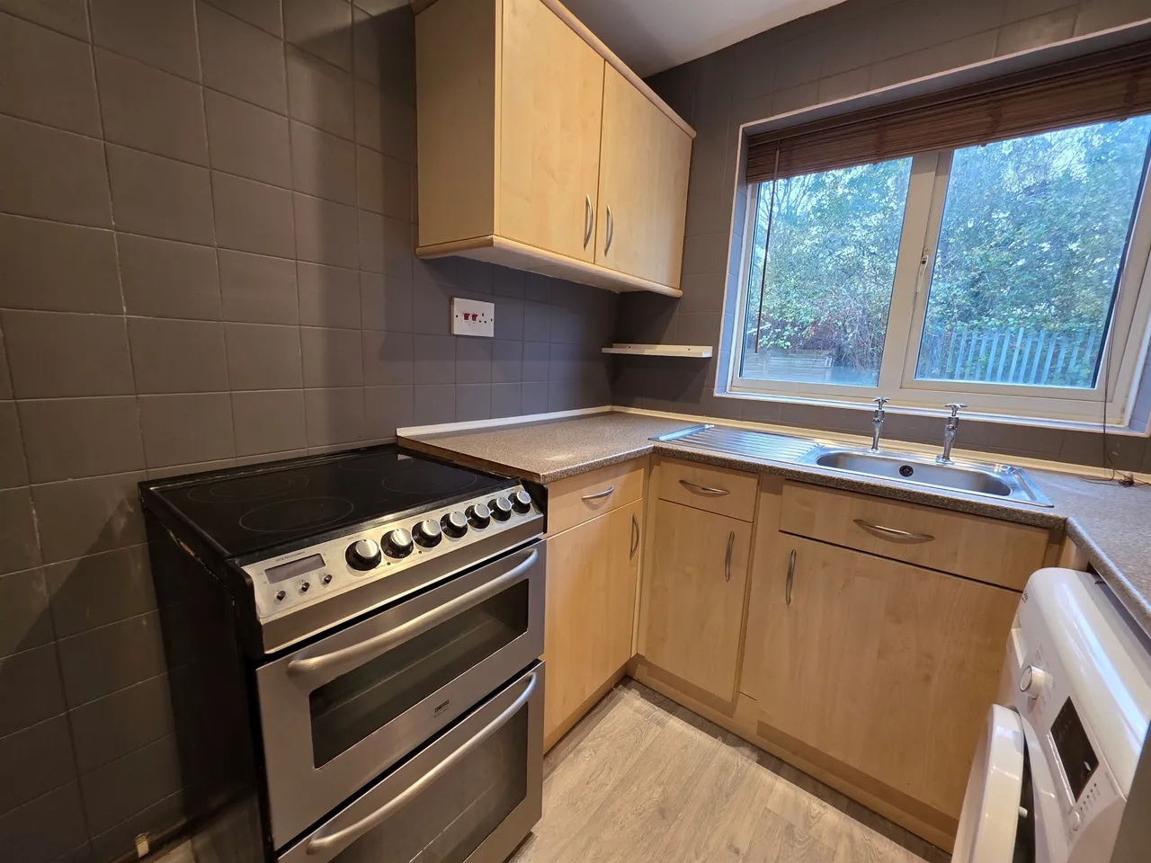 Meredith Drive, Aylesbury, HP19, photo 2