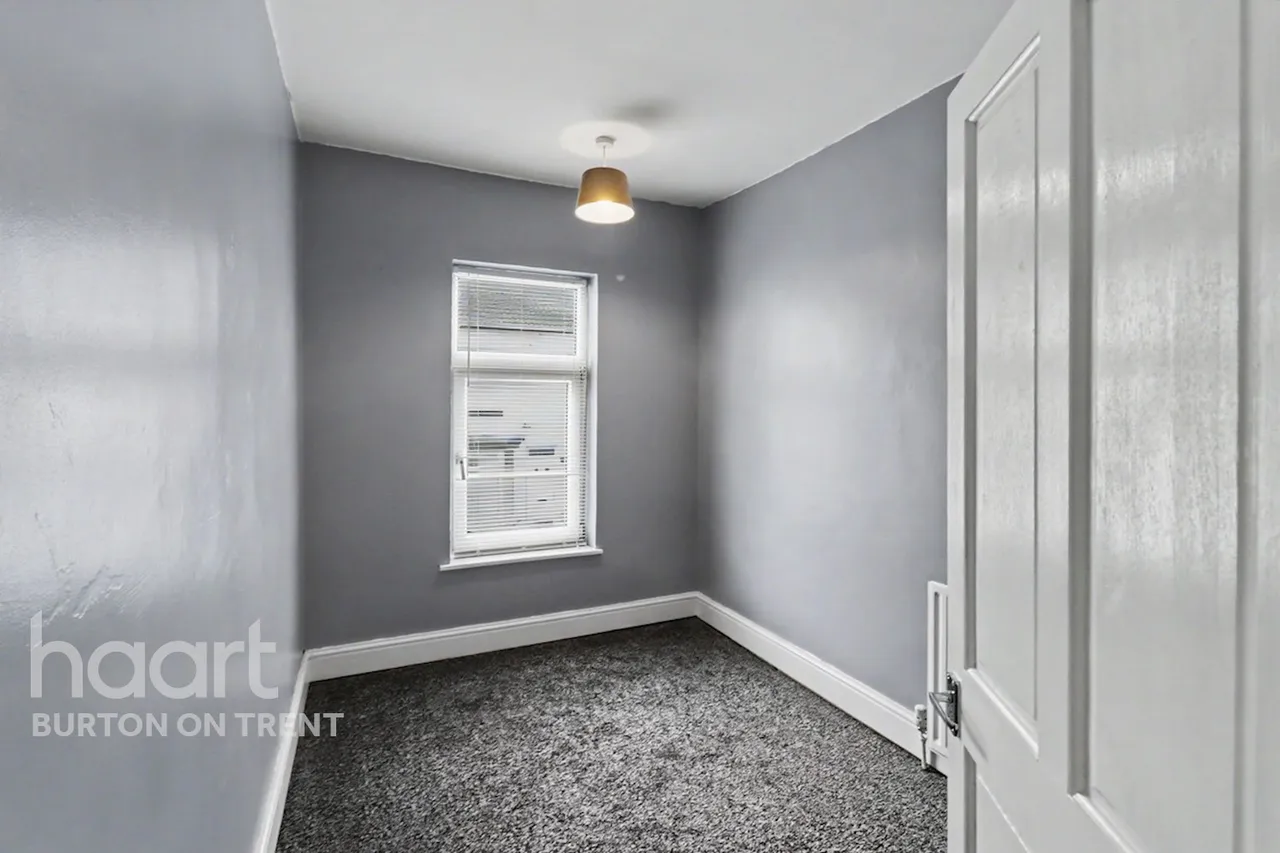 Midland Road, Swadlincote, DE11, photo 8