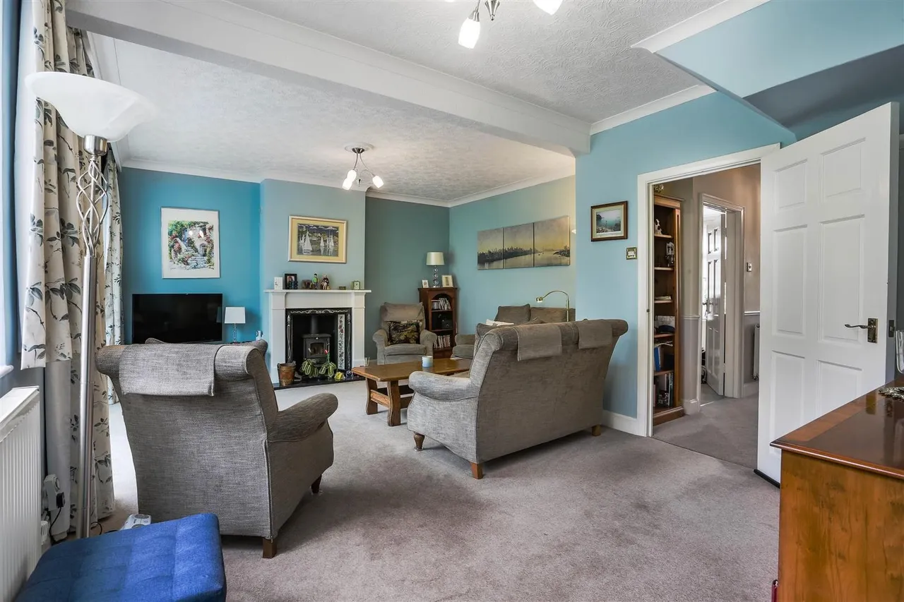 Wickham Avenue, Cheam, SM3 8DX, photo 6