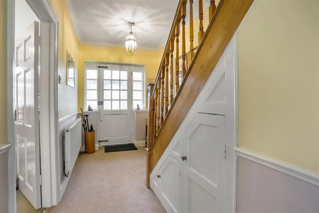 Wickham Avenue, Cheam, SM3 8DX, photo 12