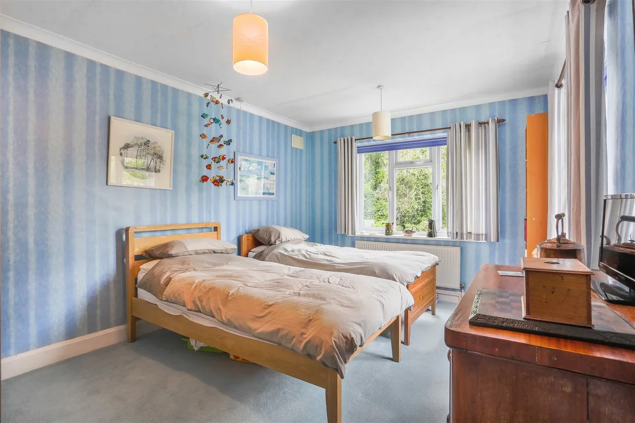 Wickham Avenue, Cheam, SM3 8DX, photo 15