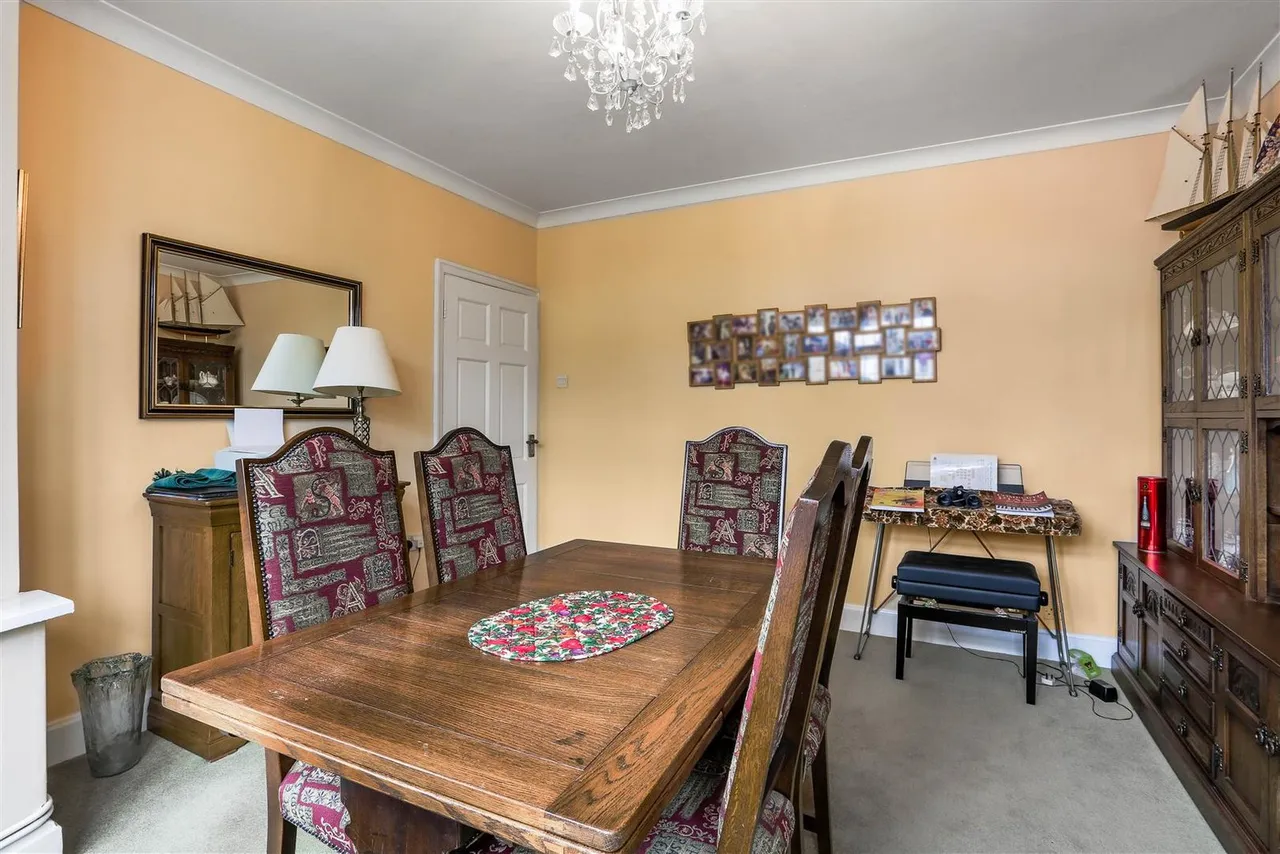 Wickham Avenue, Cheam, SM3 8DX, photo 8