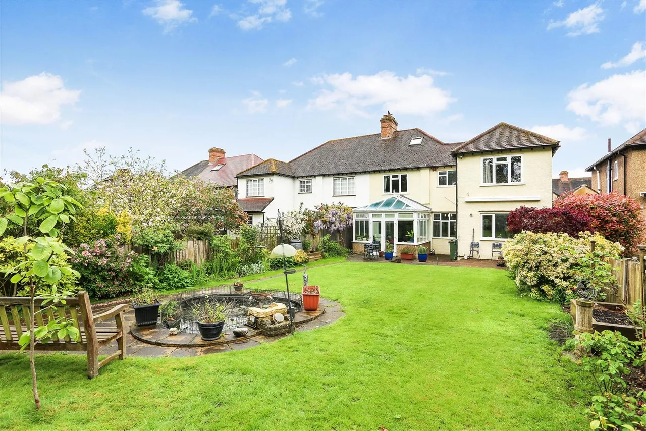 Wickham Avenue, Cheam, SM3 8DX, photo 24
