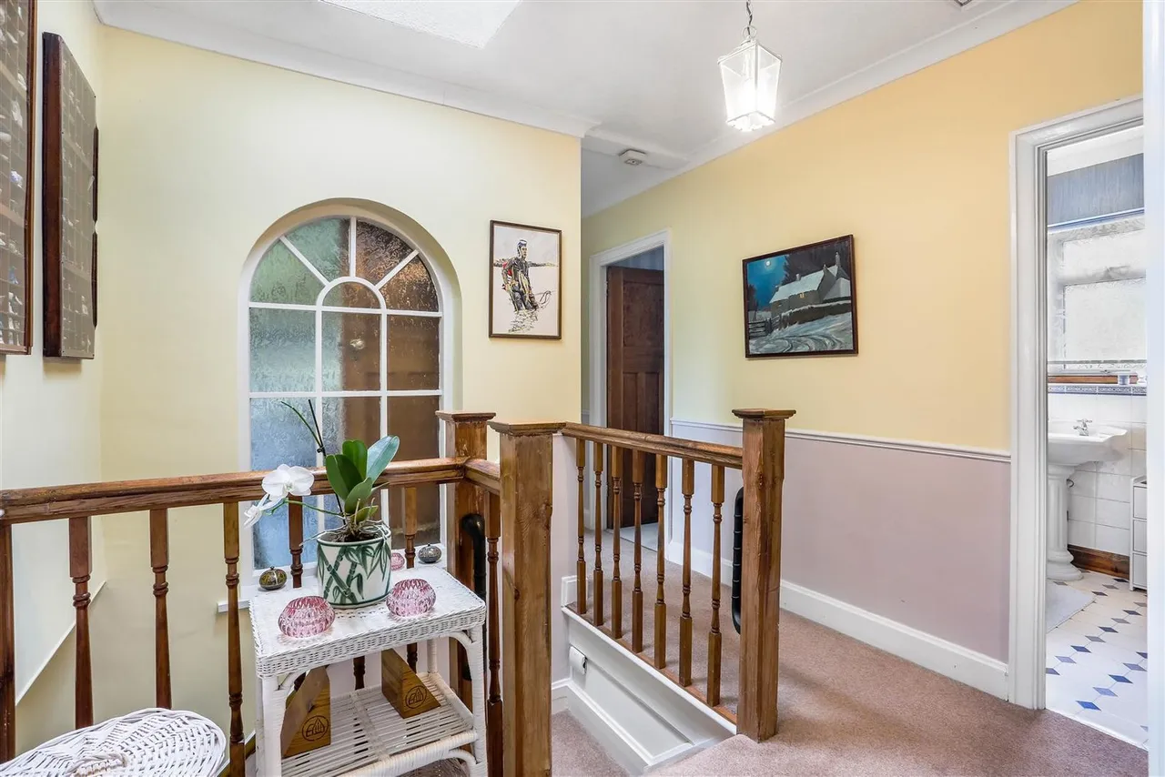 Wickham Avenue, Cheam, SM3 8DX, photo 14