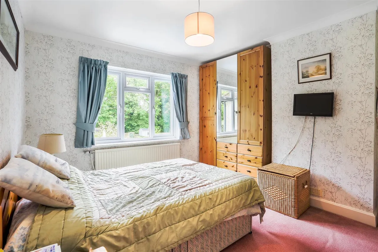 Wickham Avenue, Cheam, SM3 8DX, photo 19