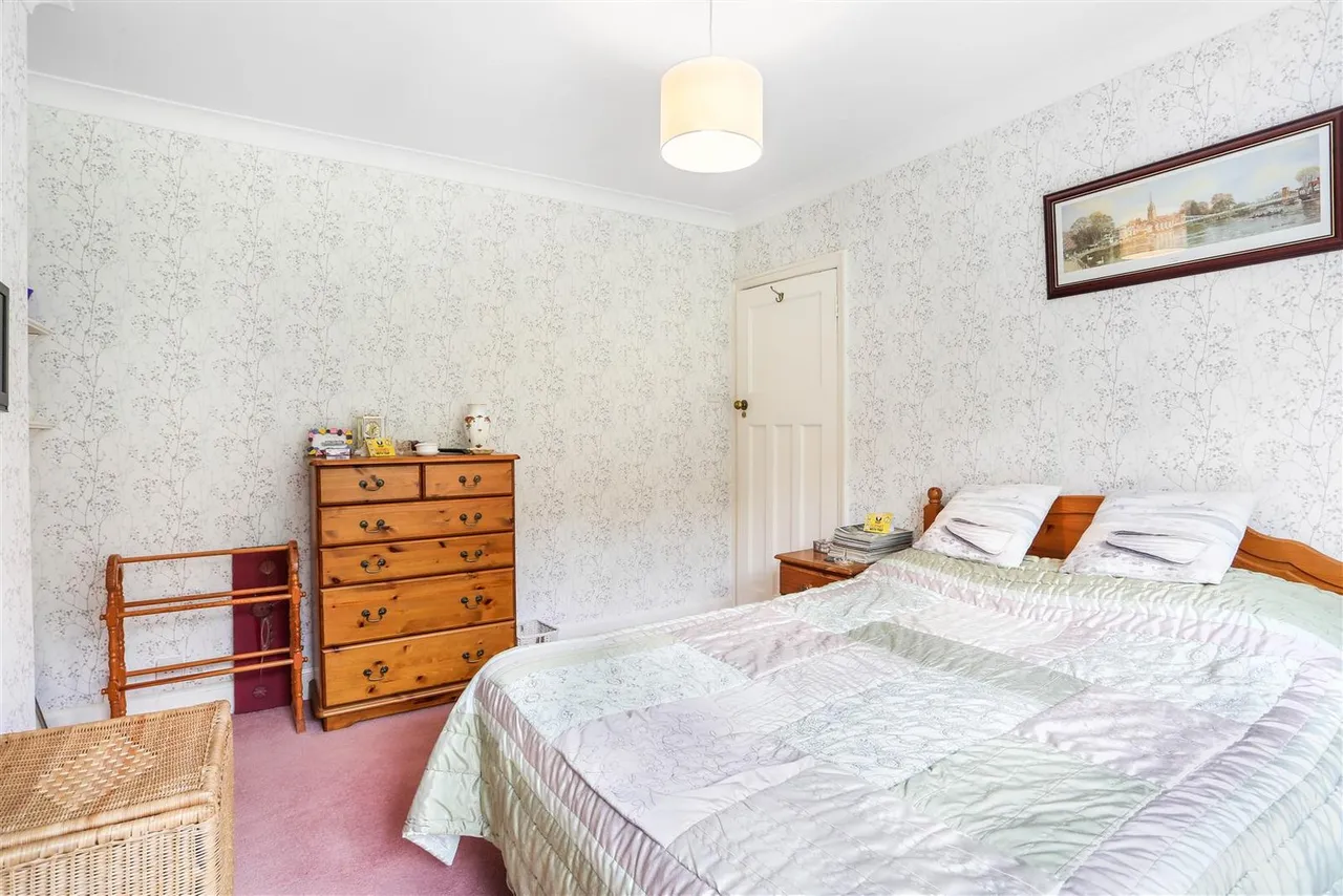 Wickham Avenue, Cheam, SM3 8DX, photo 20