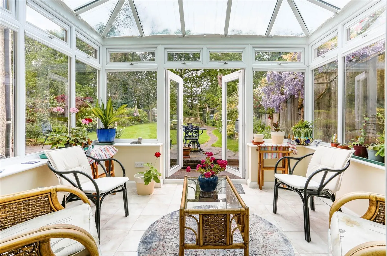 Wickham Avenue, Cheam, SM3 8DX, photo 9