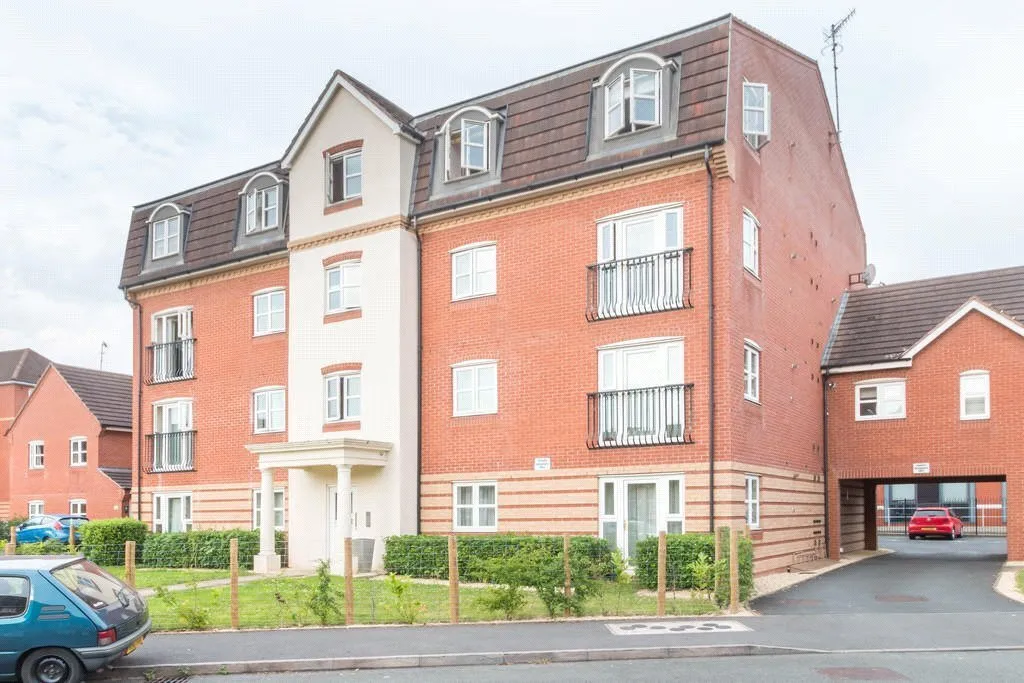 2 bed flat for sale, Ray Mercer Way, Kidderminster, DY10