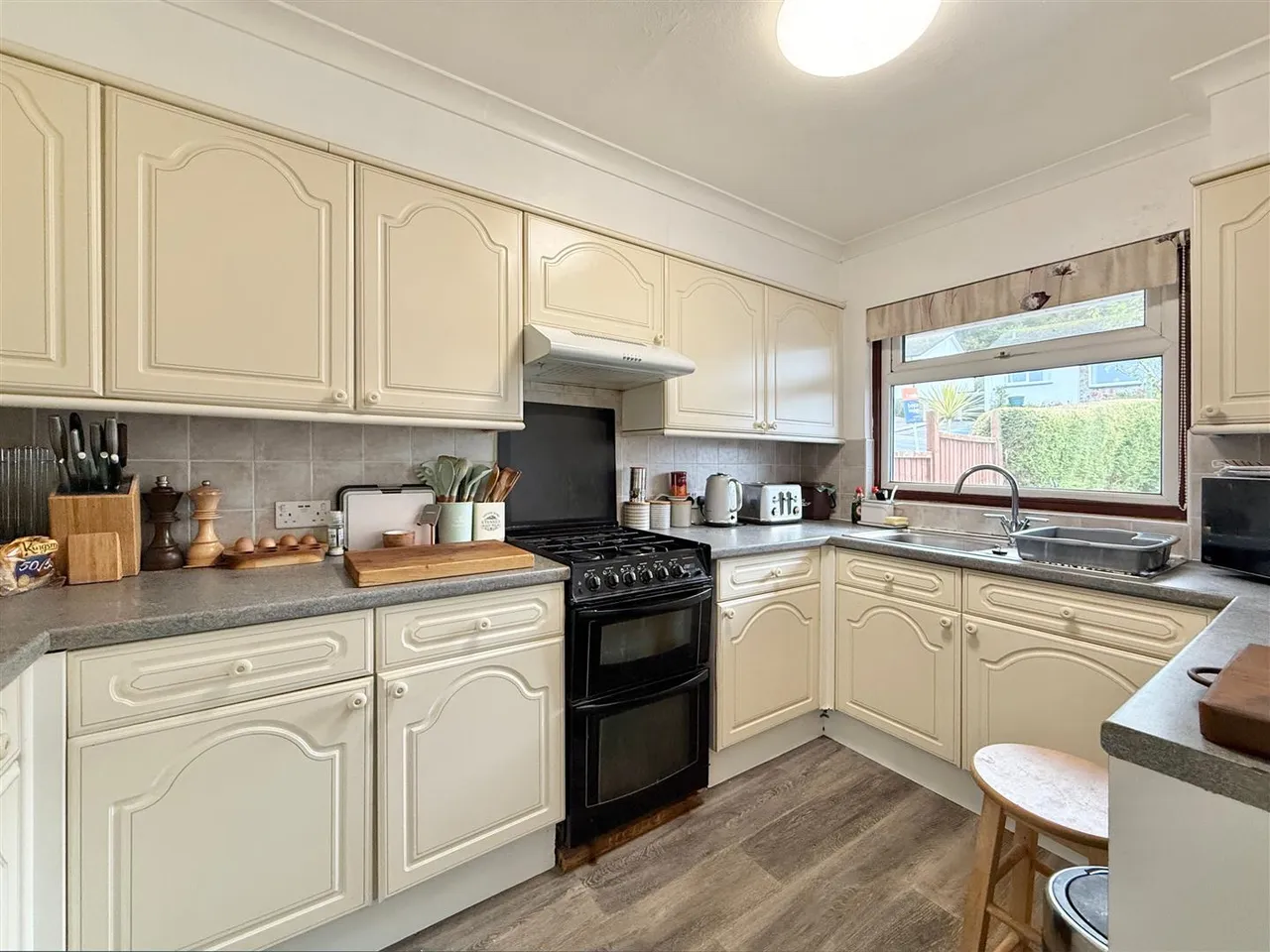 Milton Crescent, Brixham, photo 6