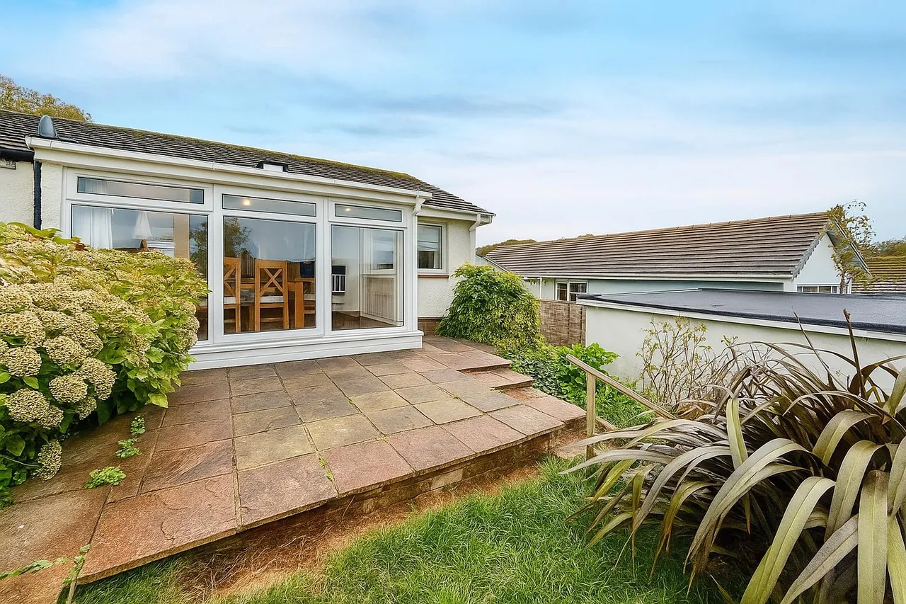 Milton Crescent, Brixham, photo 14