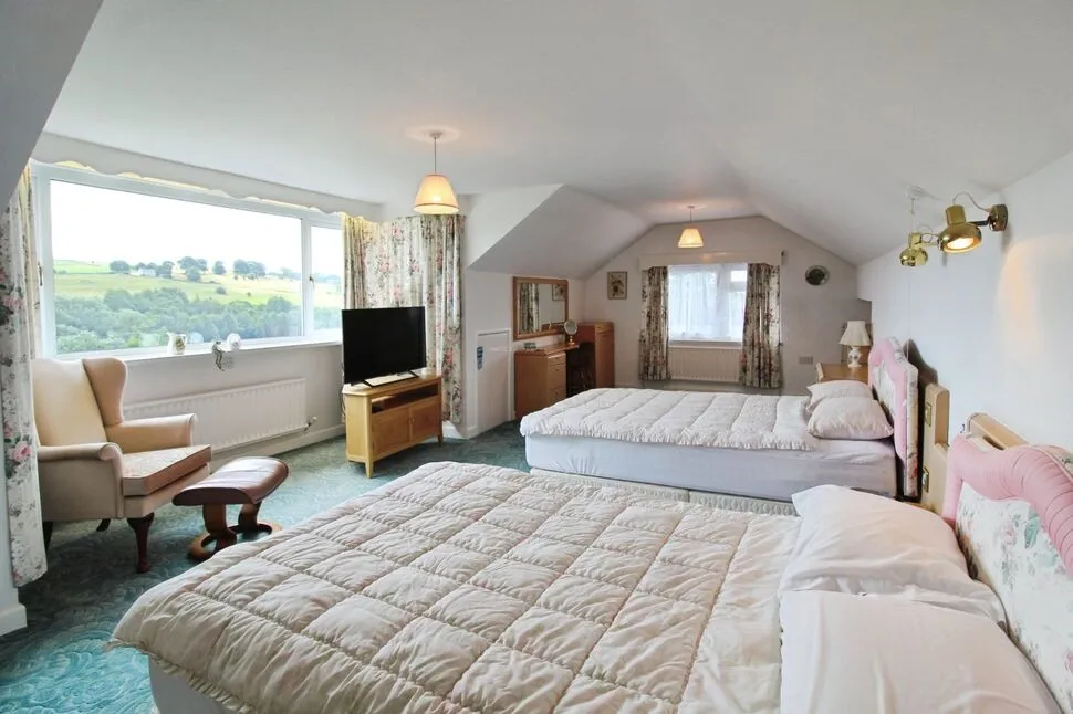 Boulsworth Grove, Colne, Lancashire, BB8, photo 3