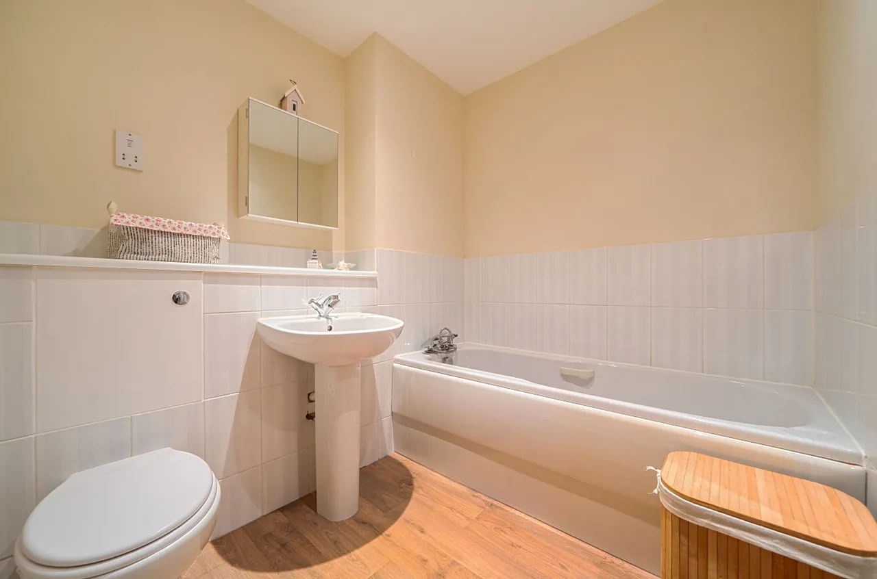 Clay Lane, Fishbourne, PO18, photo 11