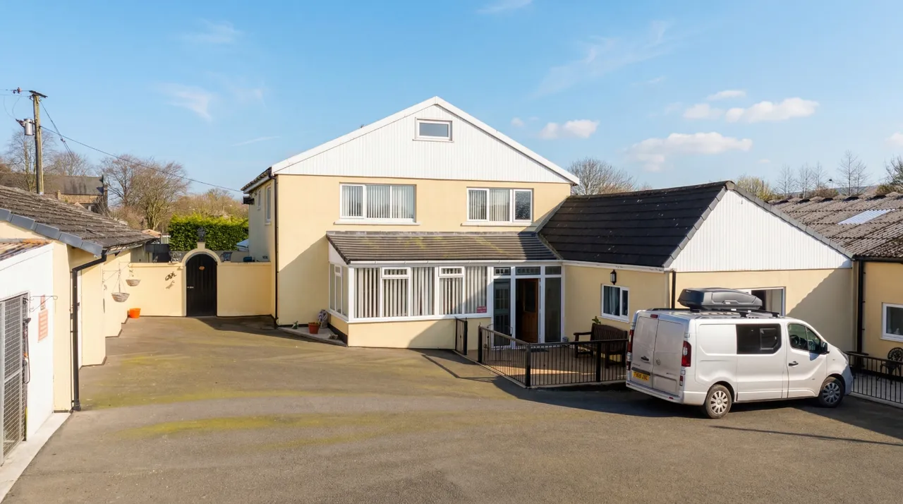 Skipton Road, Earby, BB18, photo 3