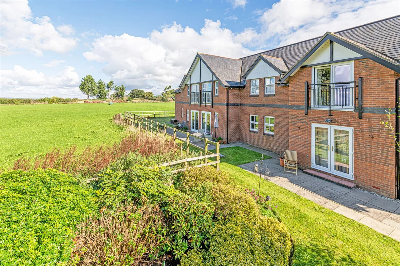 2 bed flat for sale, Ferma Lane, Chester