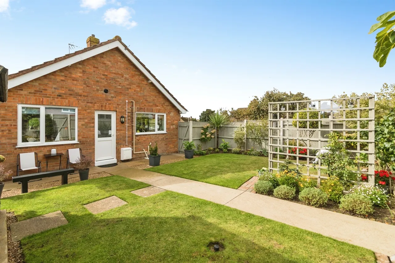Oulton Road, Lowestoft, NR32, photo 19