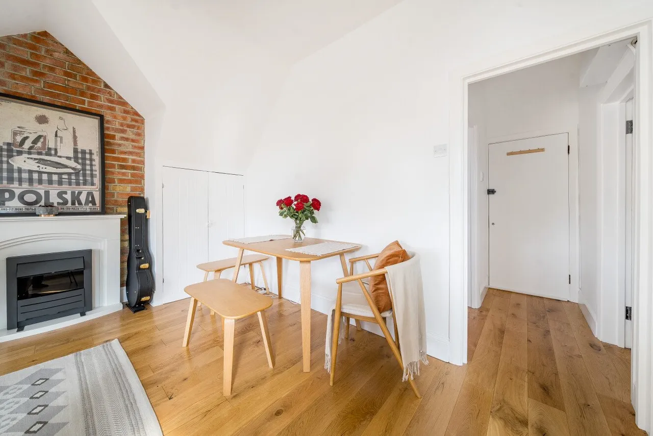 Buxton Gardens, Acton, W3, photo 8
