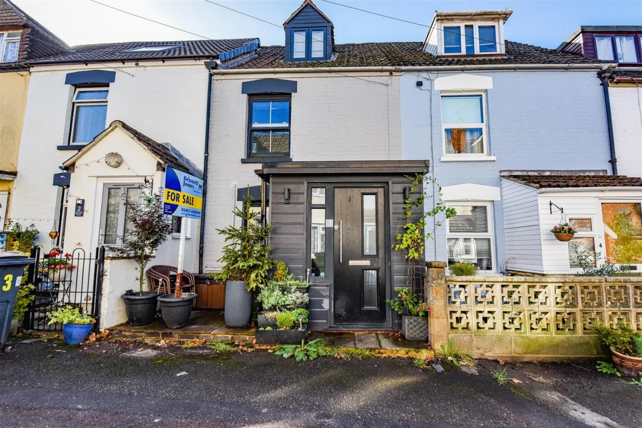 2 bed house for sale, Severn View Parade, Newtown, GL13