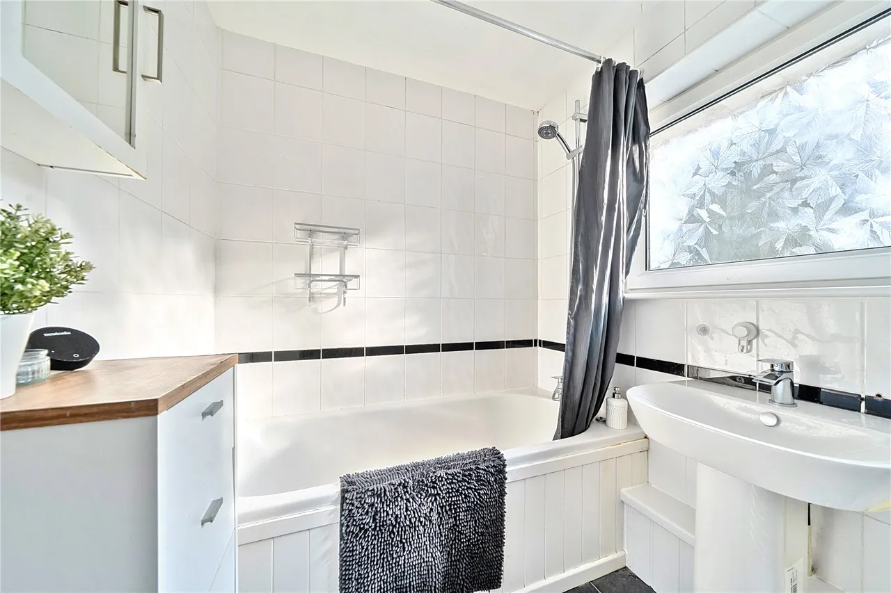Blendworth Lane, Southampton, Hampshire, SO18 5HG, photo 16