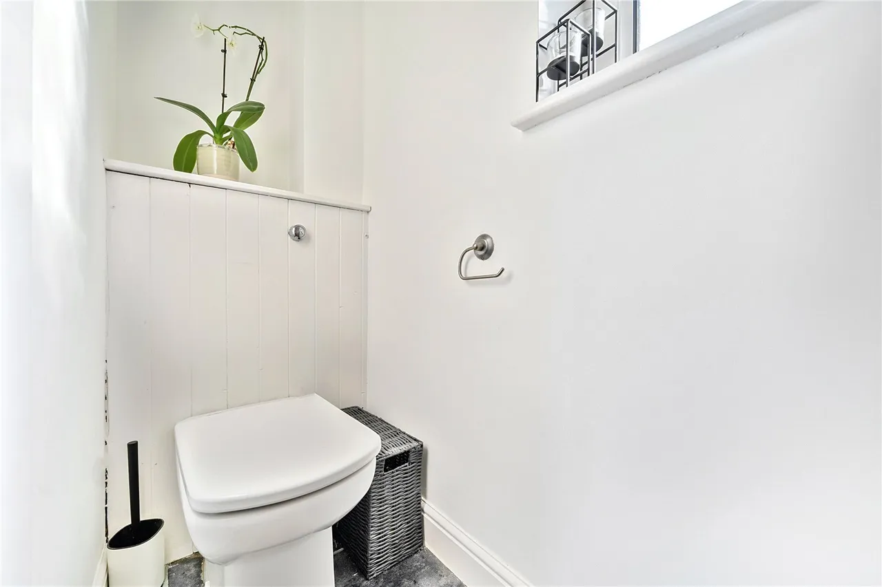 Blendworth Lane, Southampton, Hampshire, SO18 5HG, photo 17