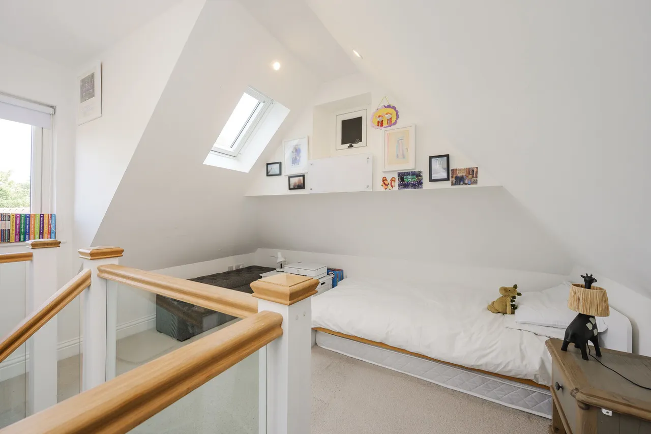 Mostyn Road, Merton Park, SW19, photo 12