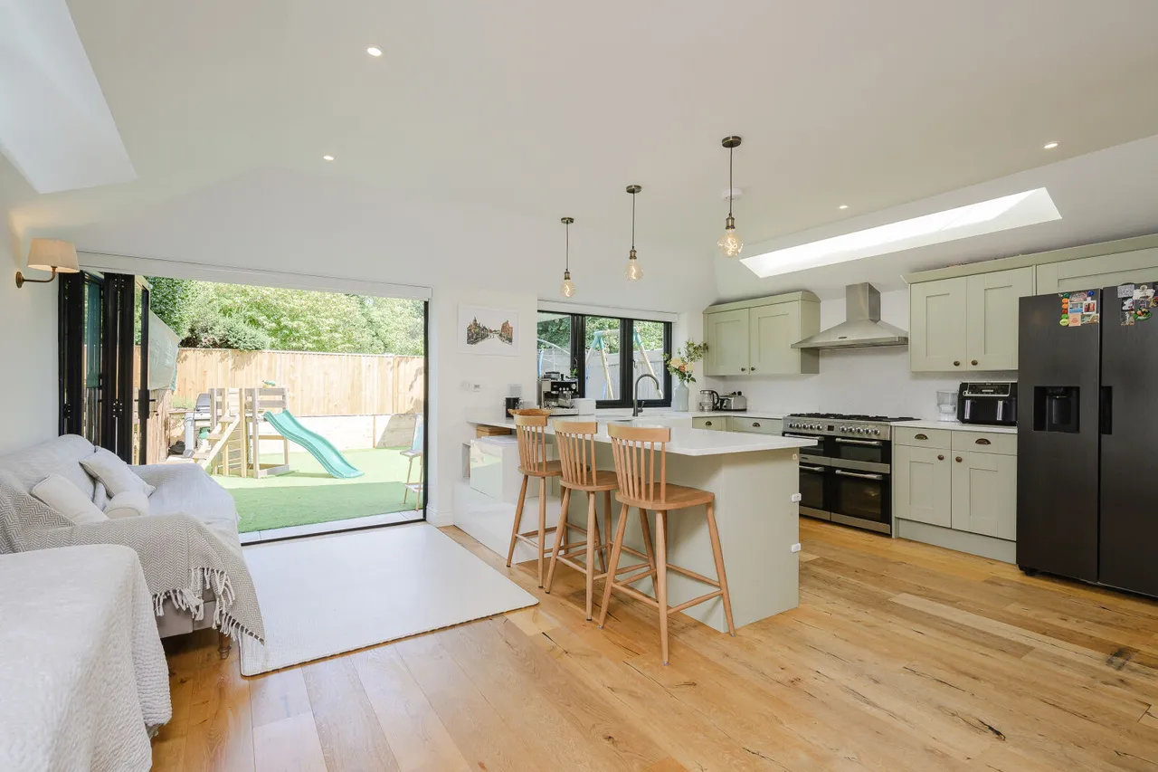 Mostyn Road, Merton Park, SW19, photo 5