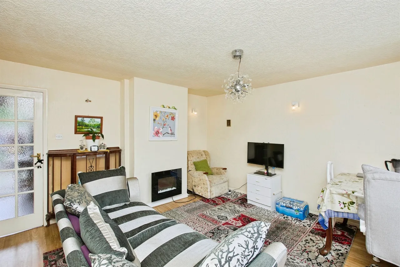 Cowper Street, Sinfin, Derby, photo 3