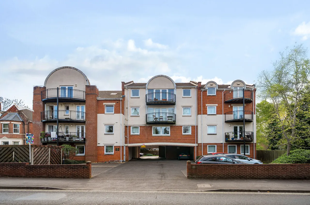 2 bed flat for sale, Archers Road, Banister Park, SO15