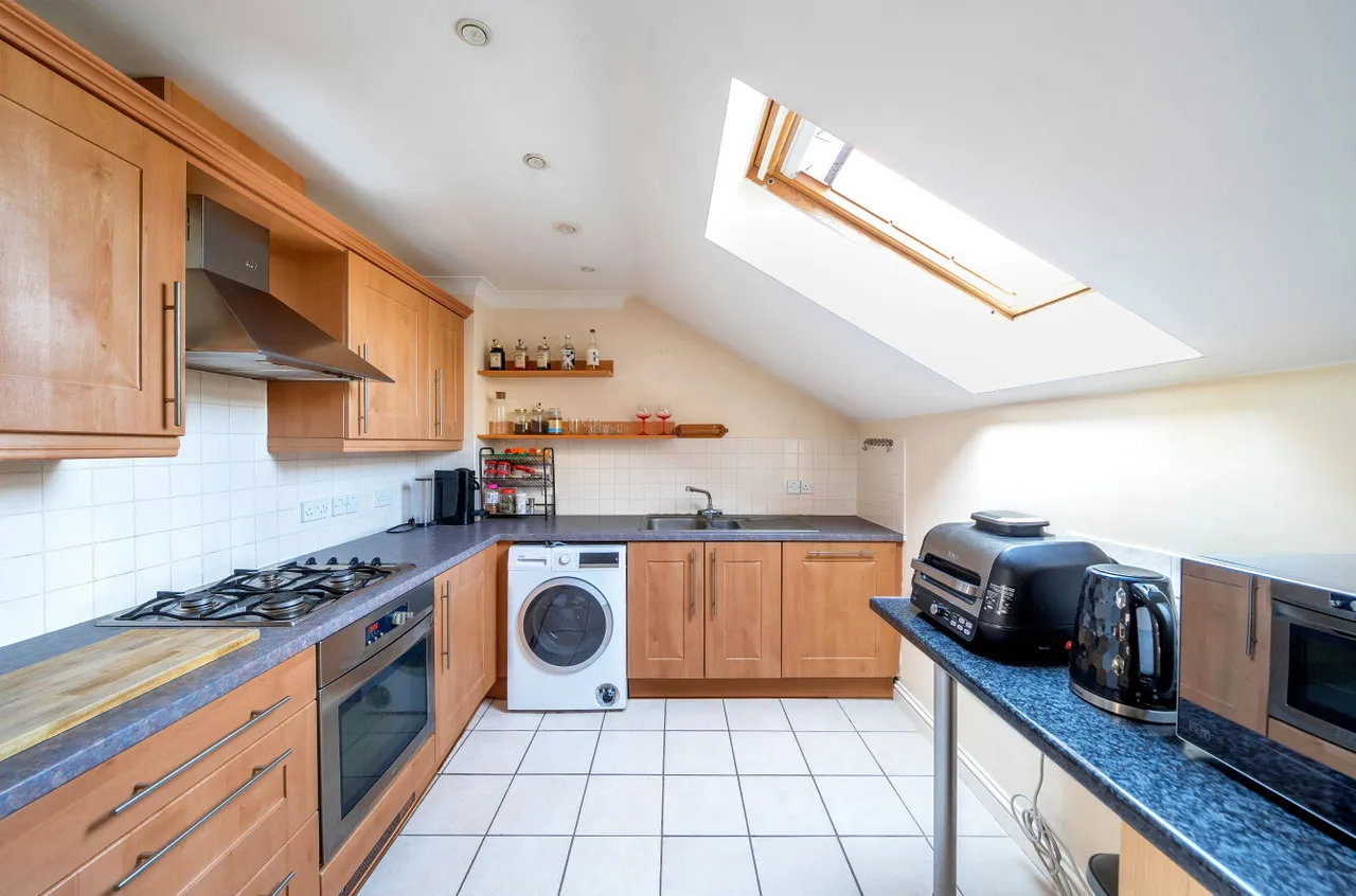 Archers Road, Banister Park, SO15, photo 5