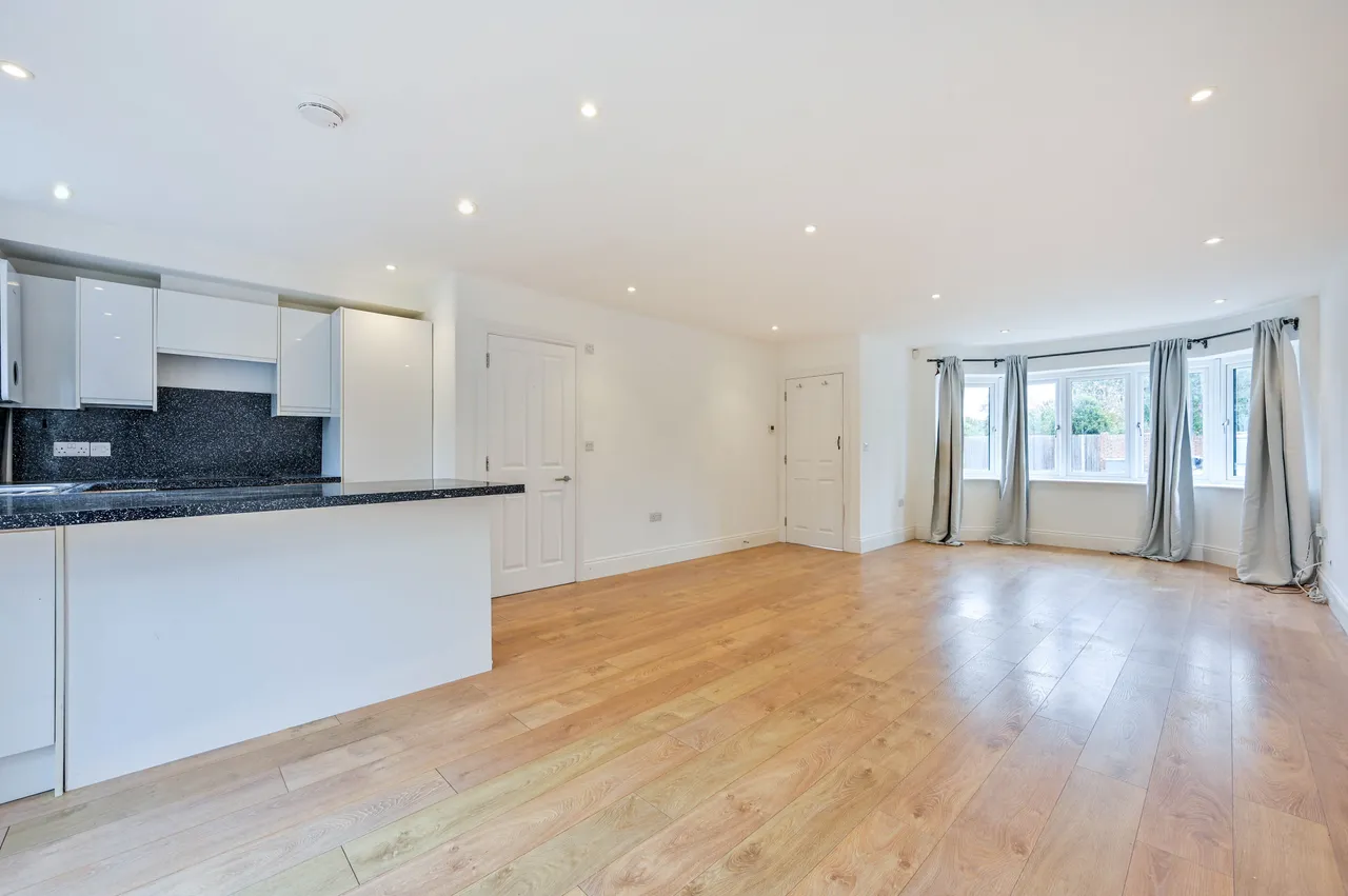 57 Weston Avenue, West Molesey, photo 12