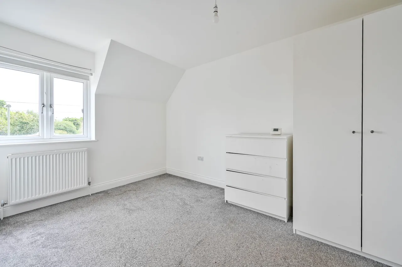 57 Weston Avenue, West Molesey, photo 6