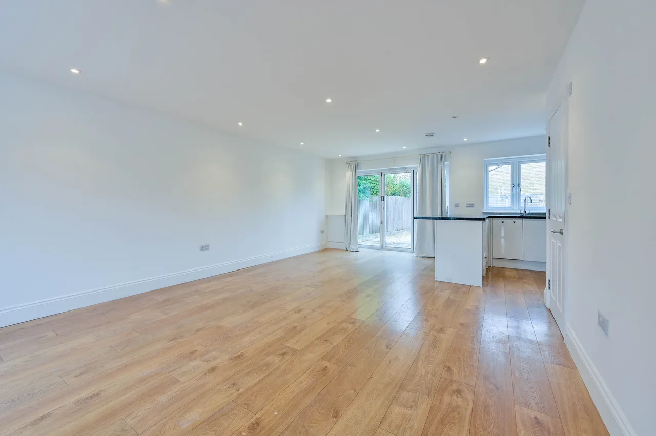 57 Weston Avenue, West Molesey, photo 11
