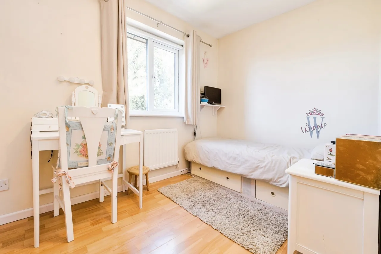 Alderwood Close, Abridge, Romford, Essex, RM4, photo 13