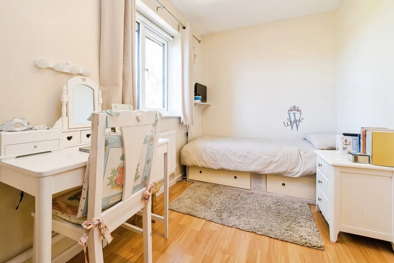 Alderwood Close, Abridge, Romford, Essex, RM4, photo 14